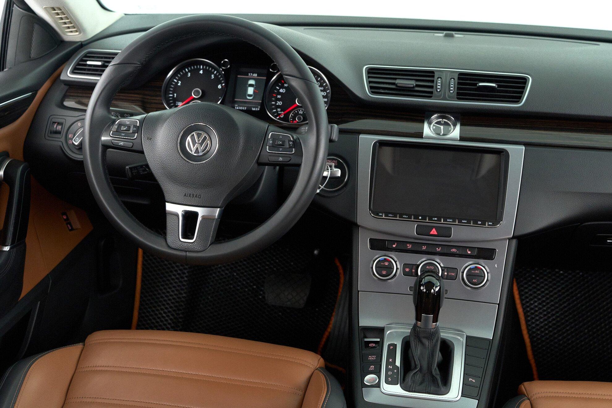 Volkswagen Passat CC 2014, черный