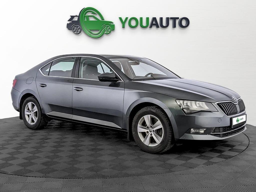 Skoda Superb 2019, серый