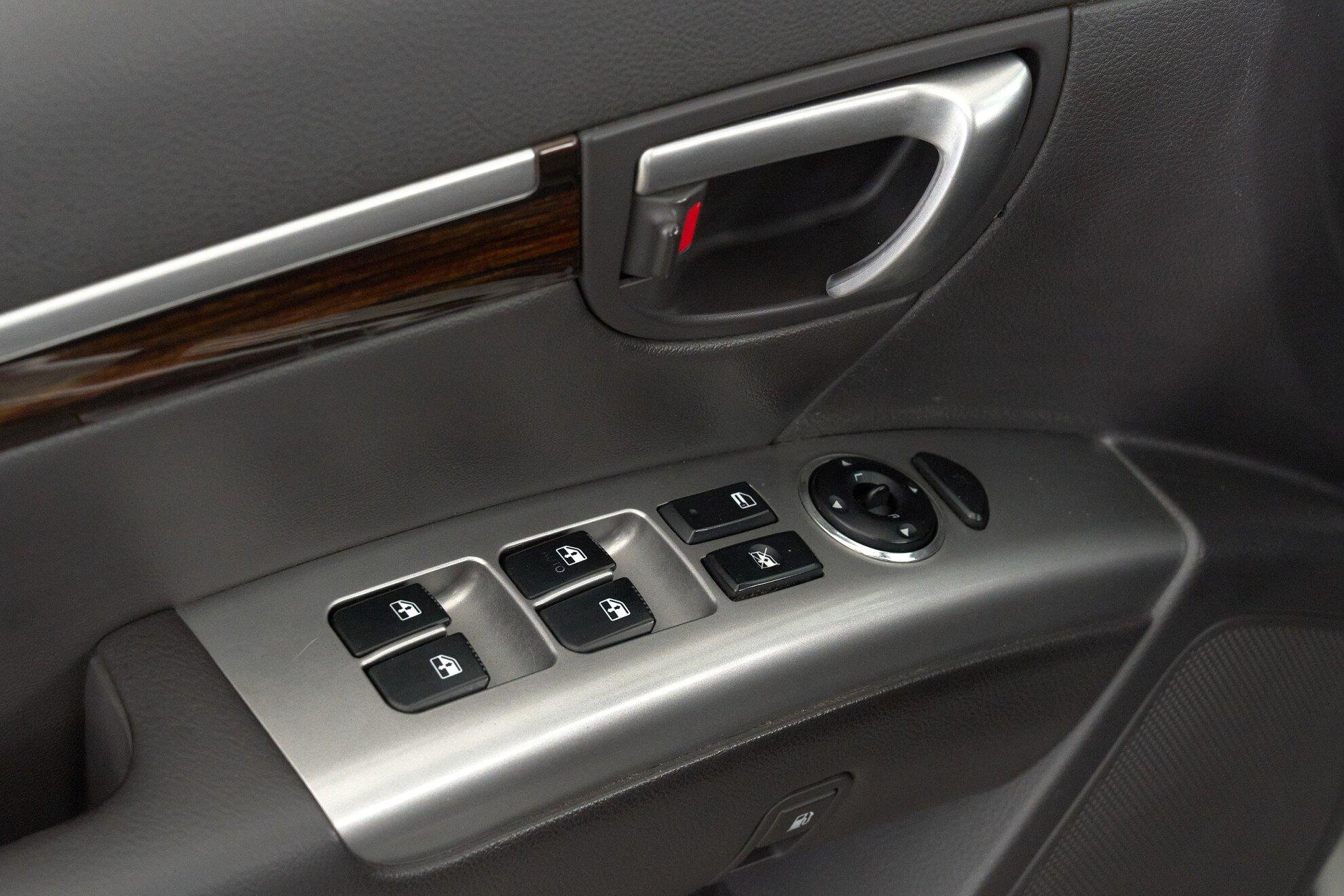 Hyundai Santa Fe 2010, серебряный