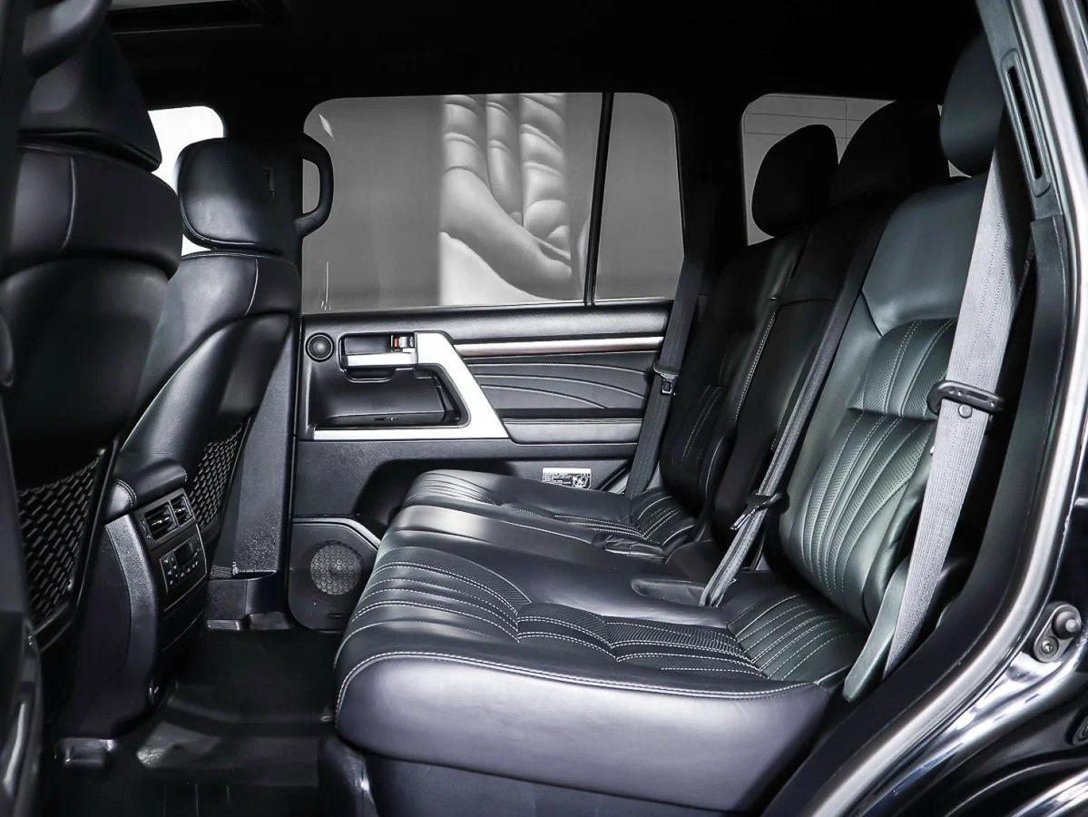 Toyota Land Cruiser 2019, черный