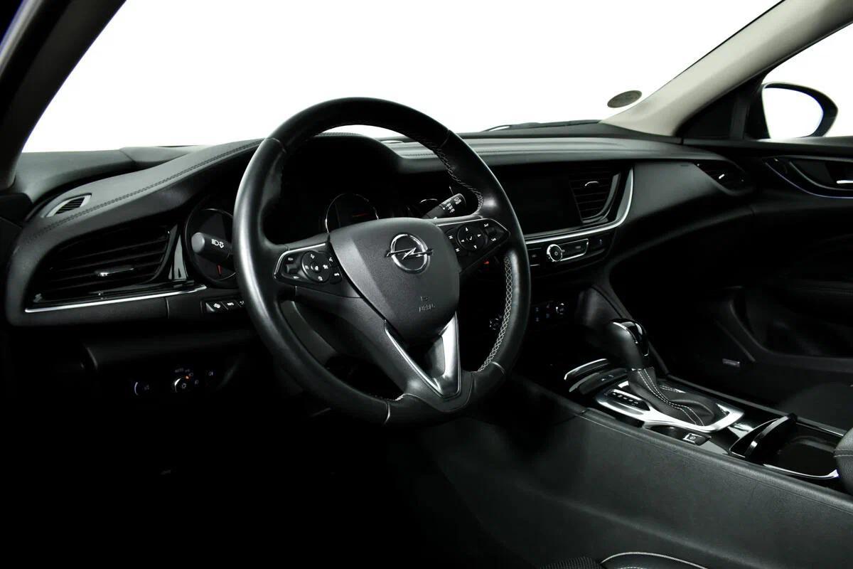 Opel Insignia 2020, черный