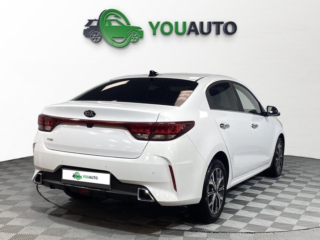 Kia Rio 2021, белый
