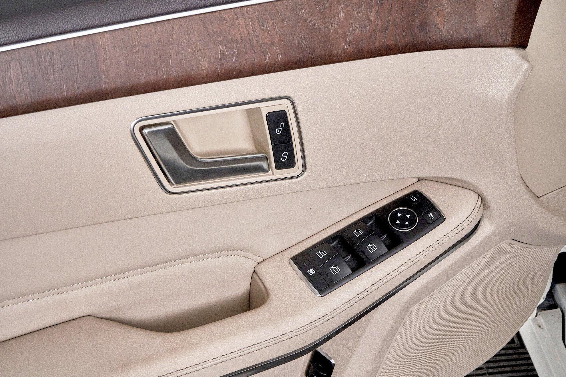 Mercedes-Benz E-Класс 2013, белый