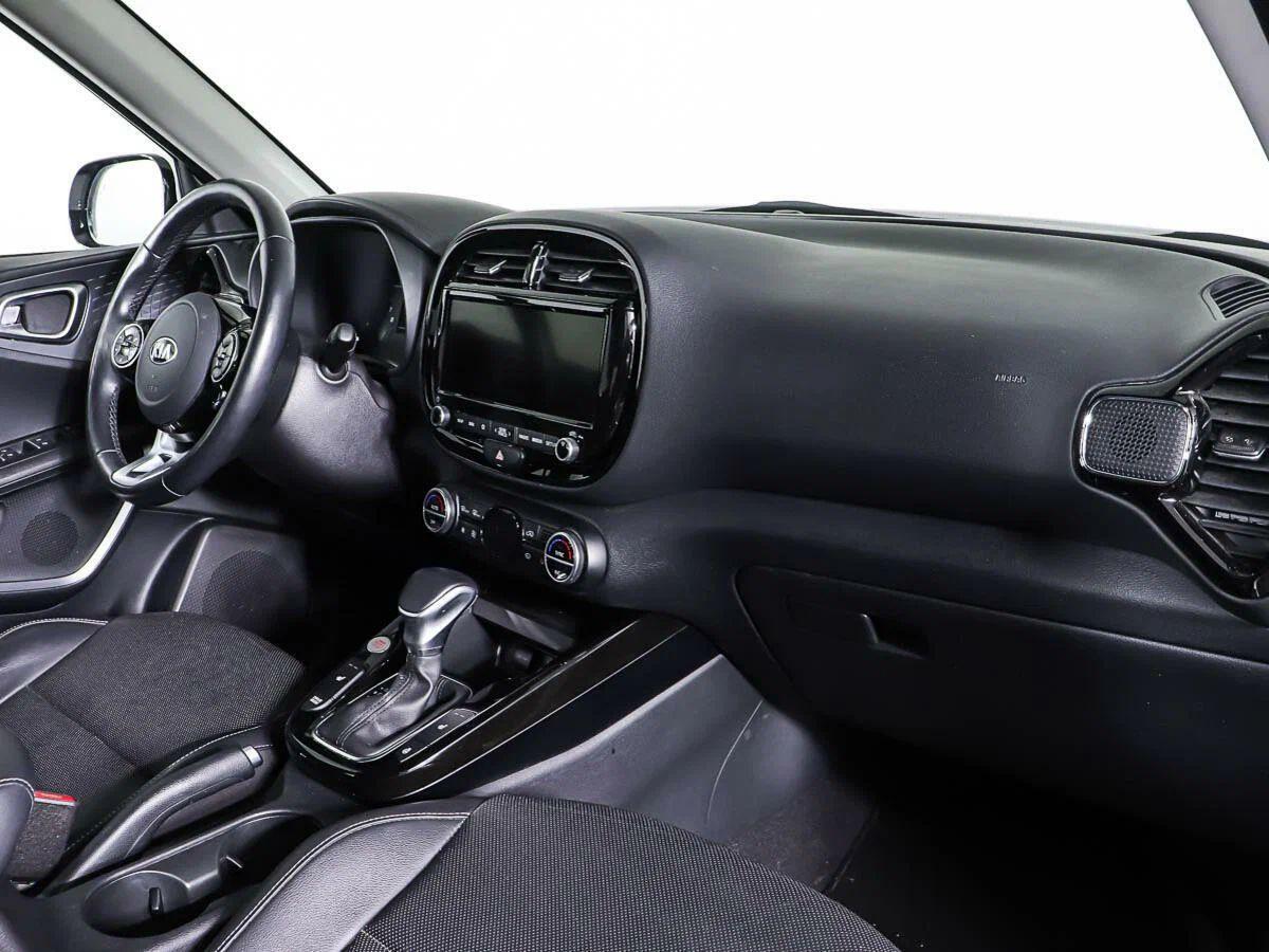 Kia Soul 2021, белый