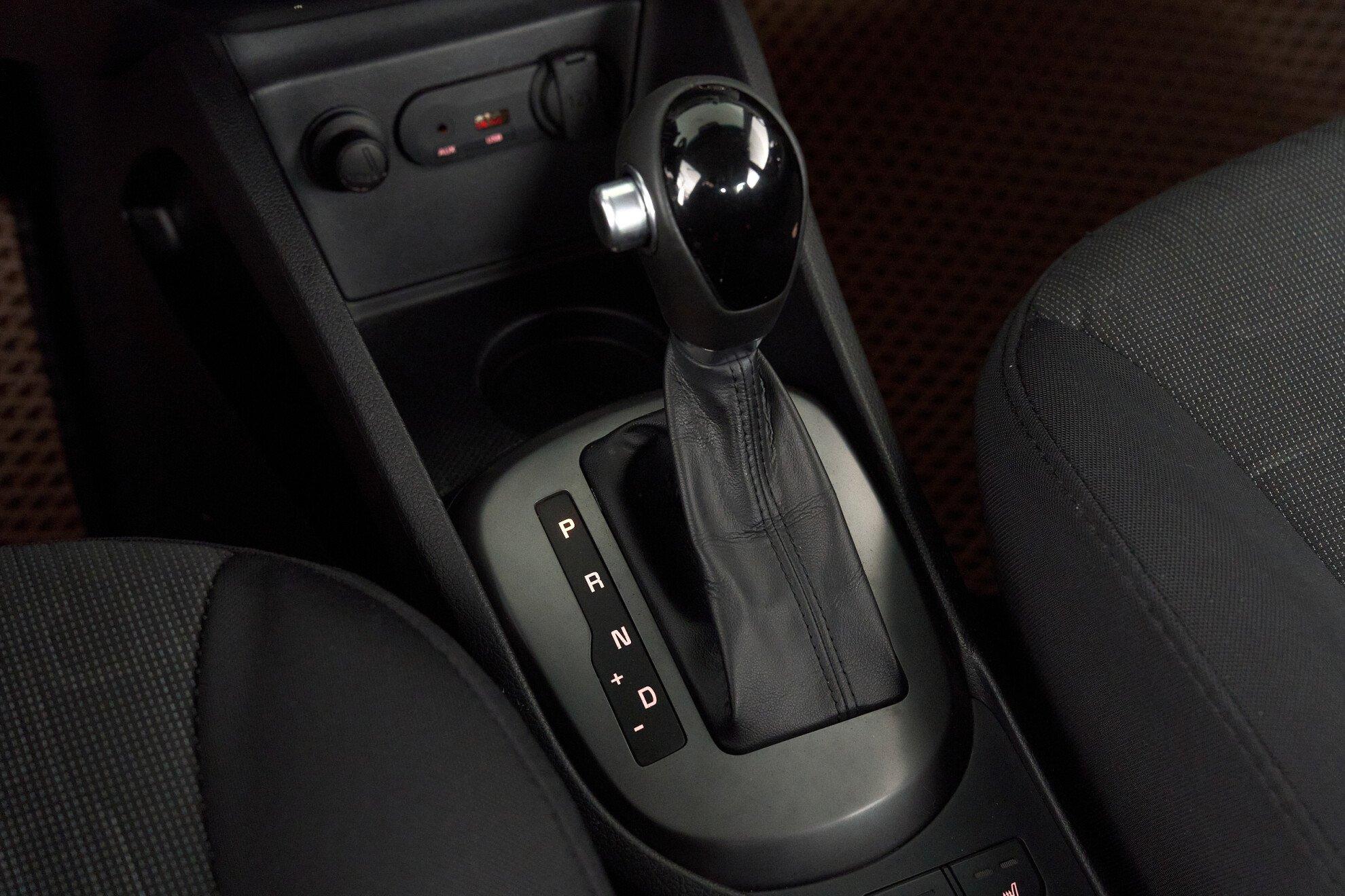 Kia Rio 2016, коричневый