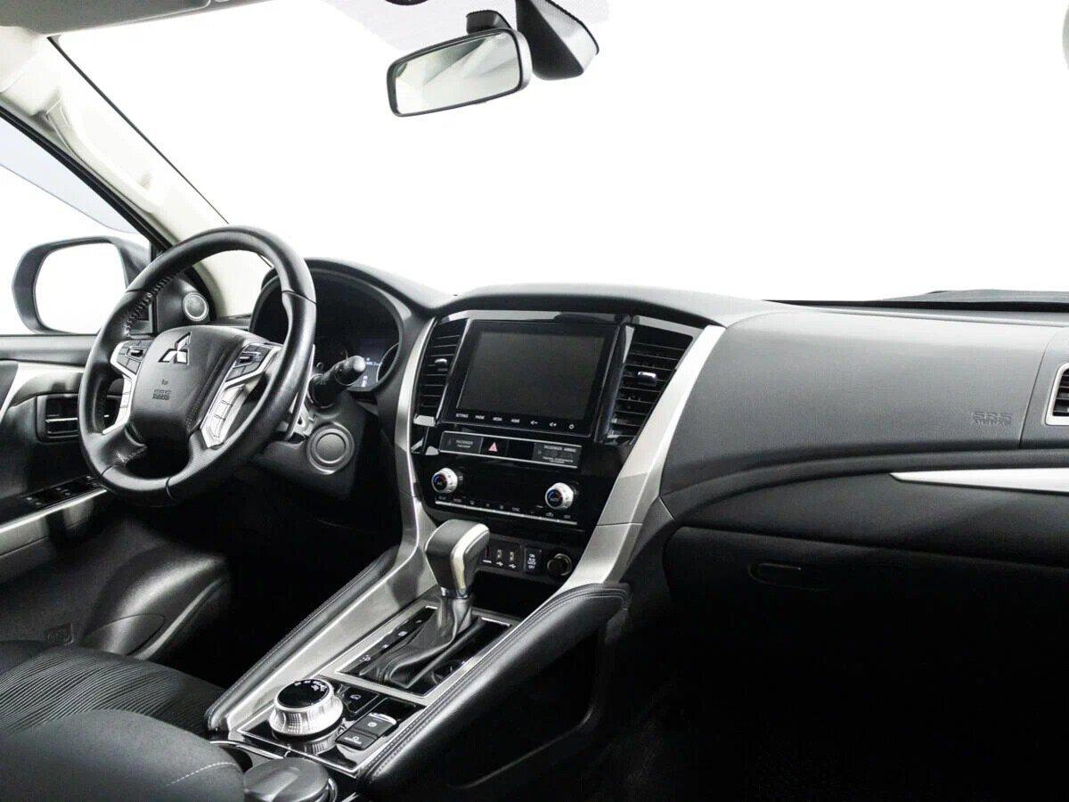 Mitsubishi Pajero Sport 2023, черный