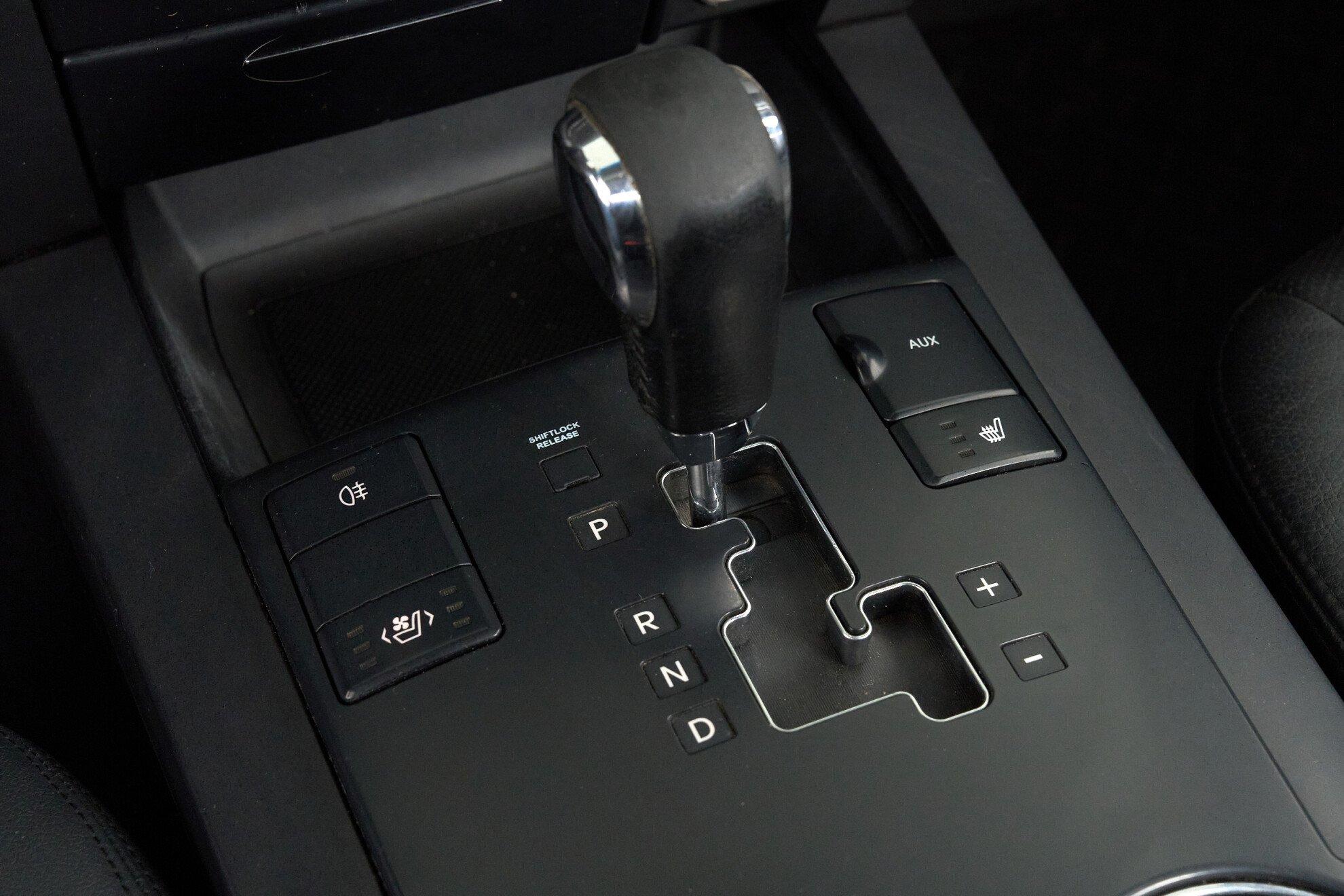 Kia Mohave 2011, черный