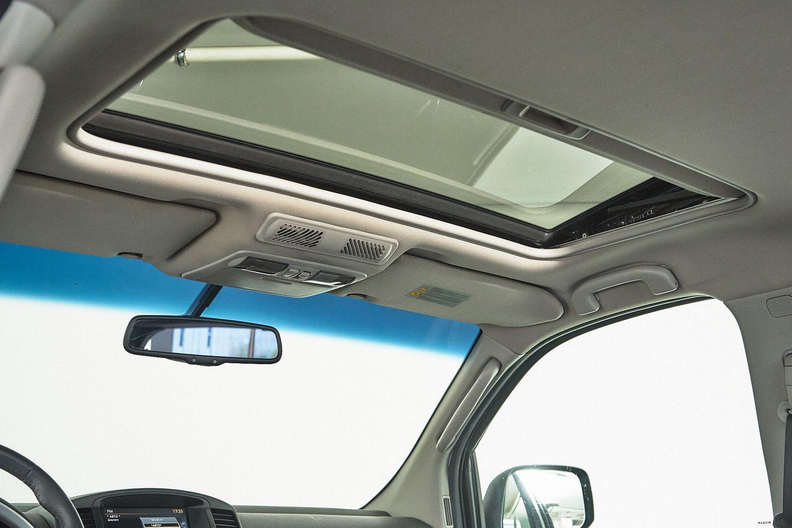 Nissan Pathfinder 2012, черный