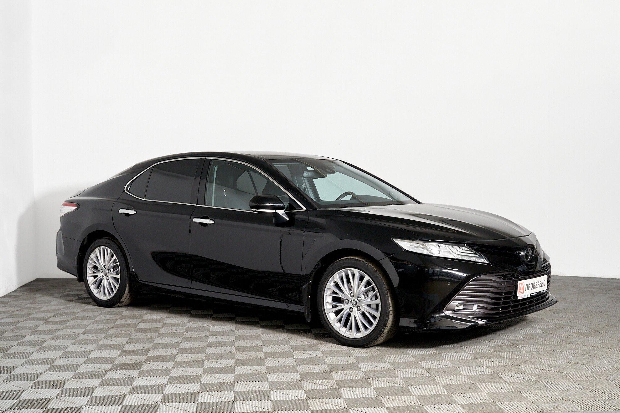 Toyota Camry 2021, черный