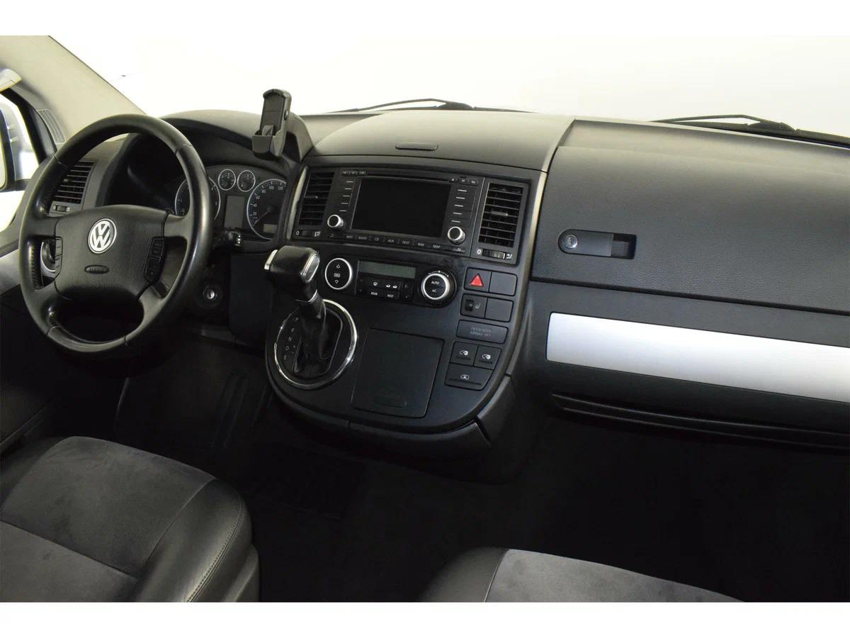 Volkswagen Multivan 2009, серебряный
