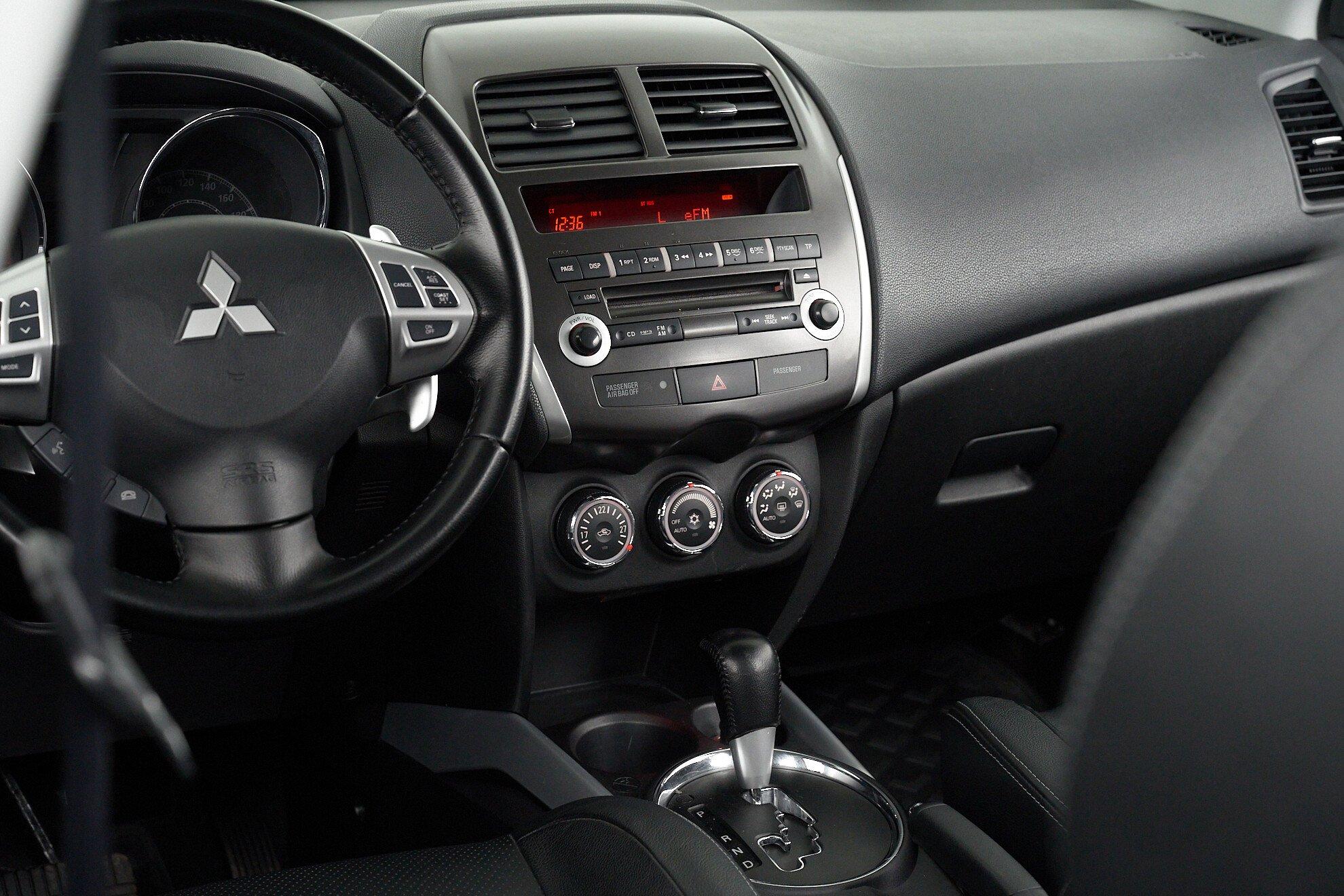 Mitsubishi ASX 2012, белый