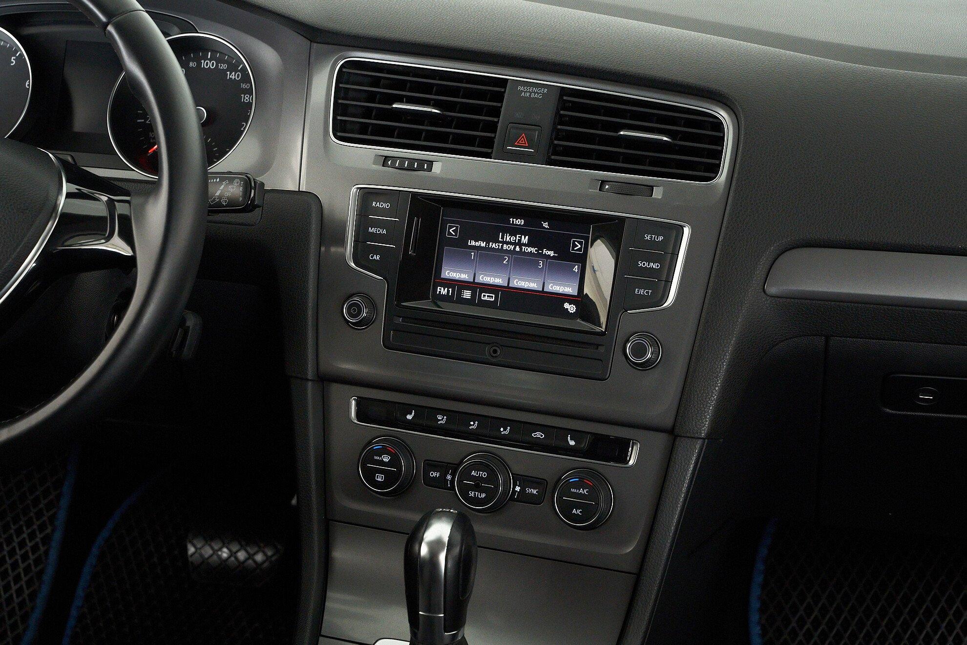 Volkswagen Golf 2013, черный
