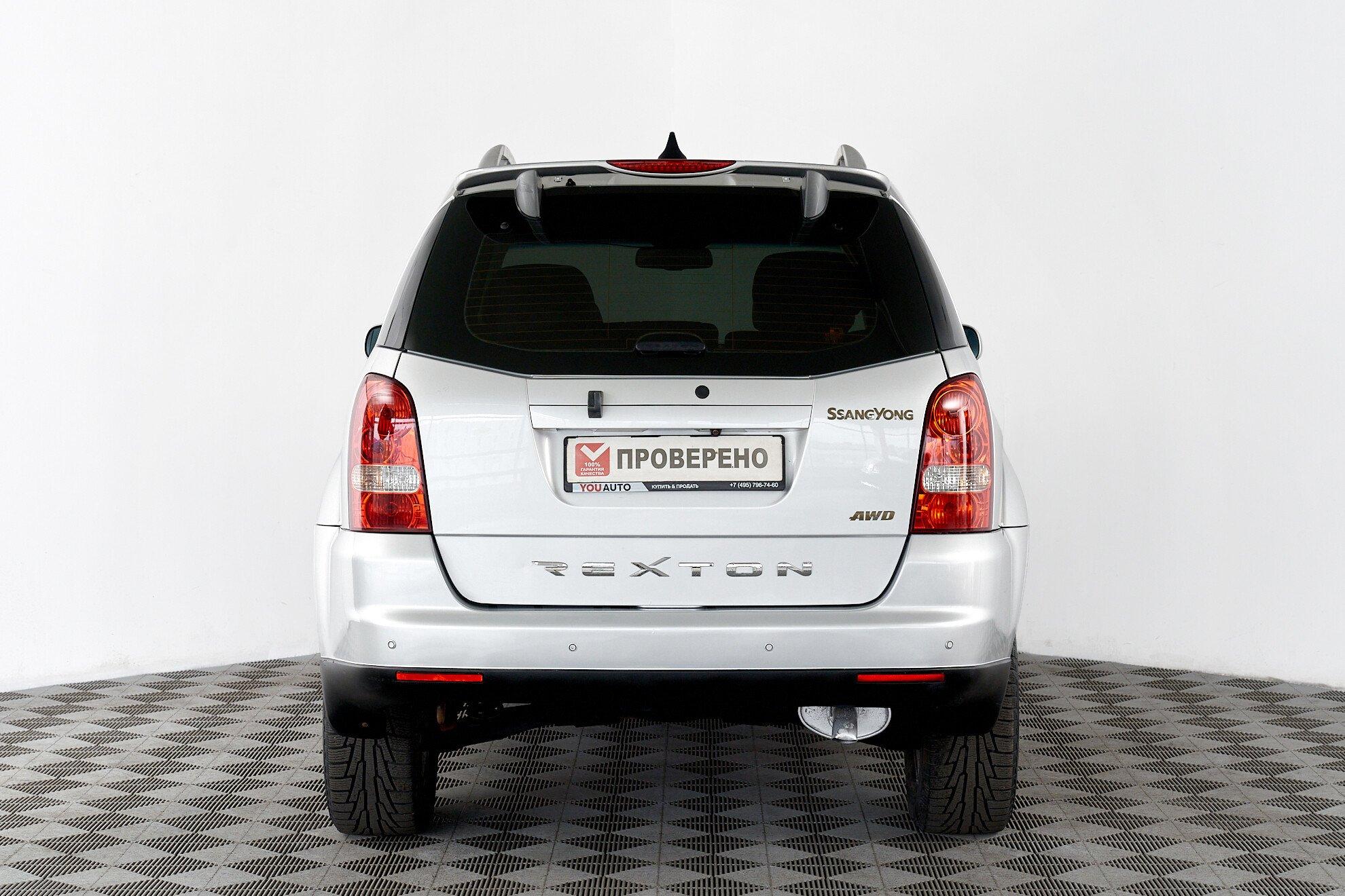 SsangYong Rexton 2011, серебряный