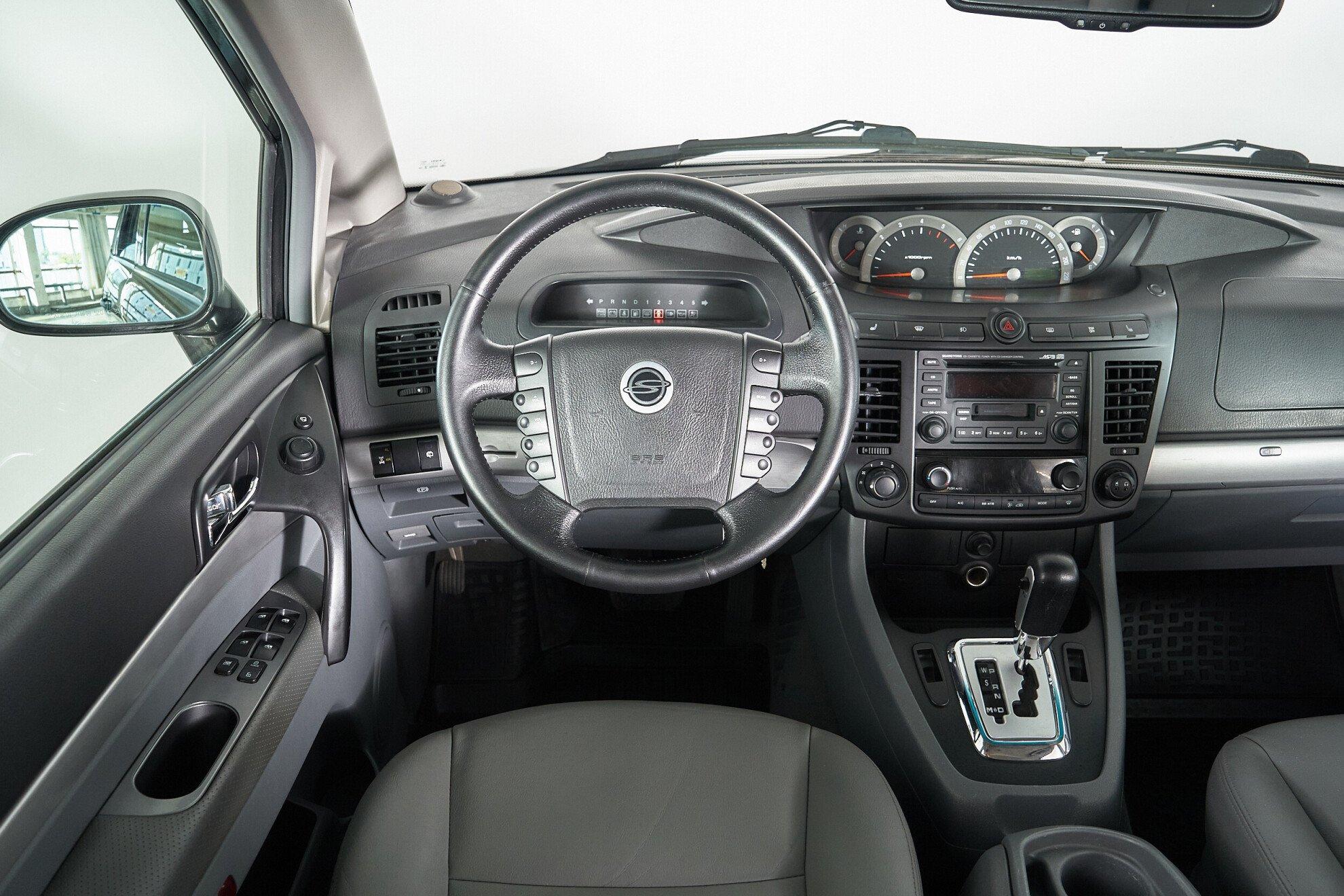 SsangYong Rodius 2011, черный