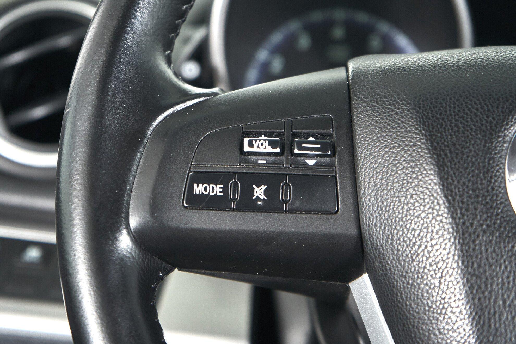 Mazda 3 2013, белый