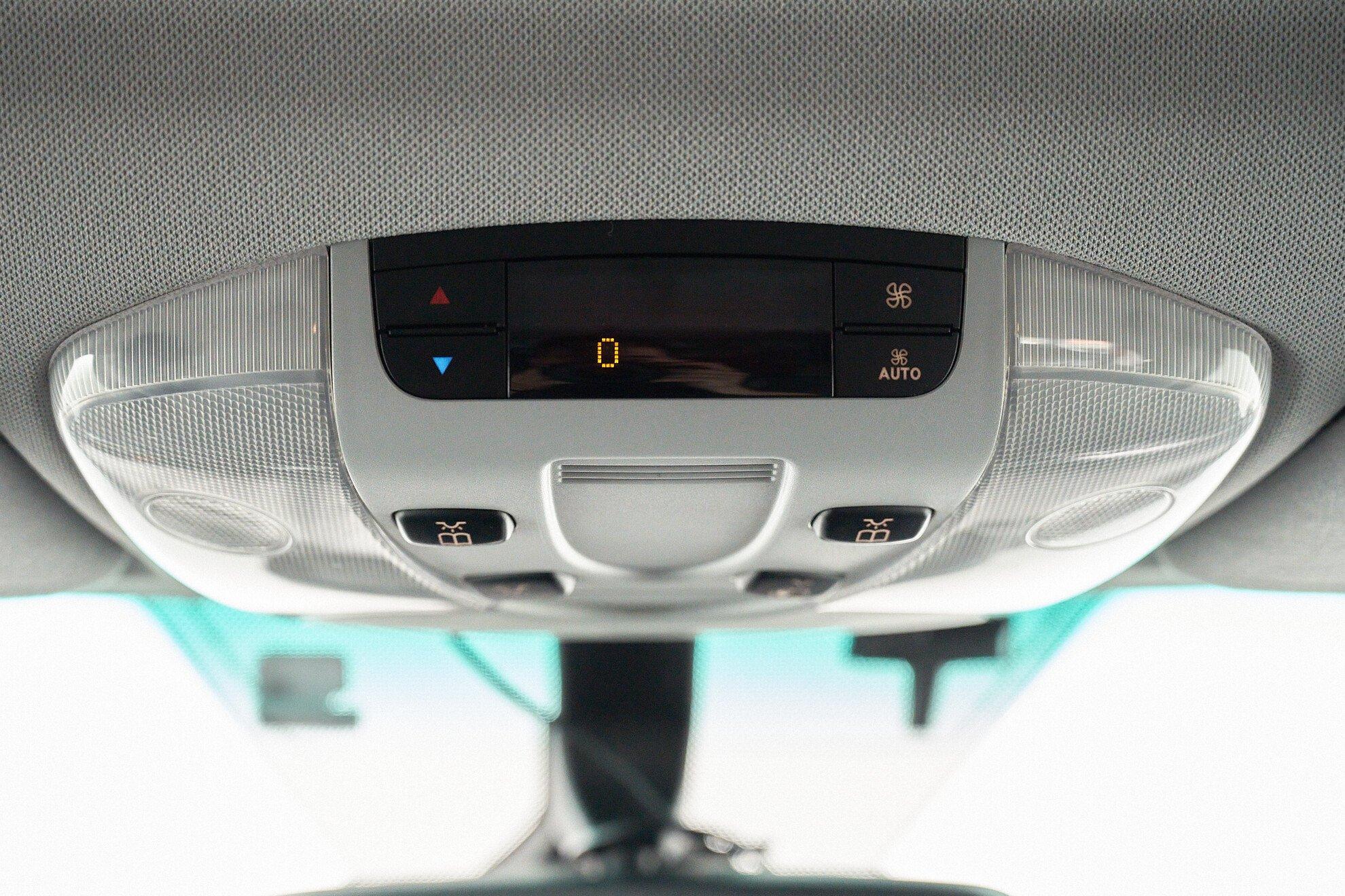 Mercedes-Benz Viano 2012, черный