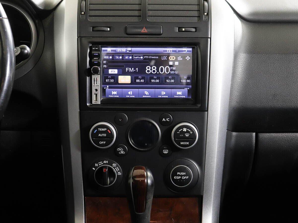 Suzuki Grand Vitara 2010, красный