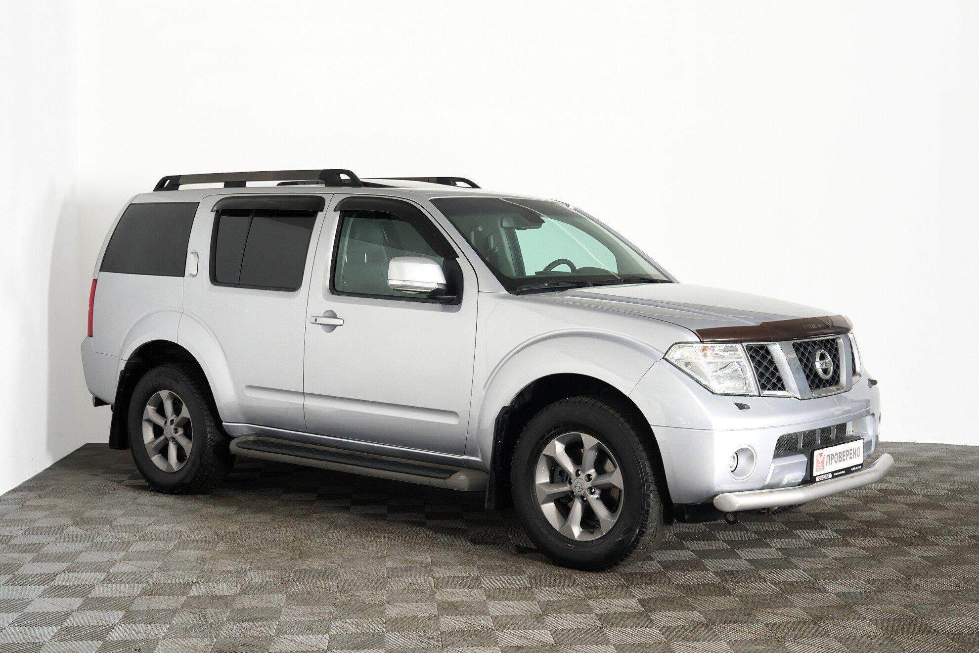 Nissan Pathfinder 2009, серебряный