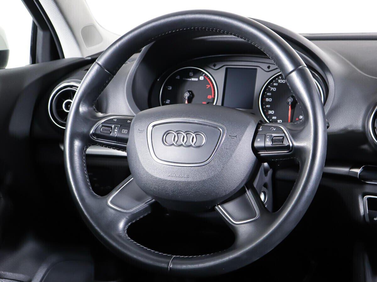 Audi A3 2016, белый