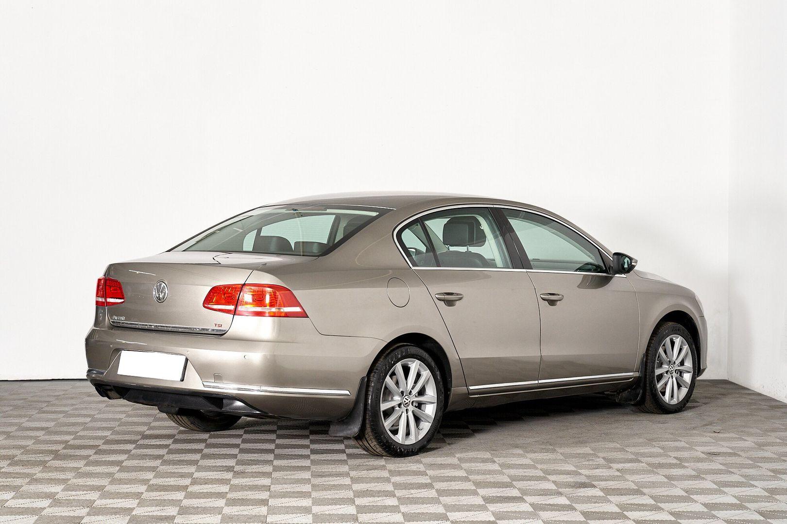 Volkswagen Passat 2013, бежевый