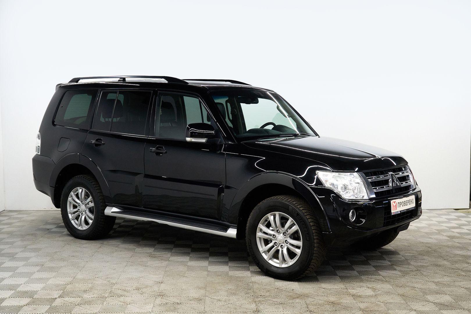 Mitsubishi Pajero 2012, черный