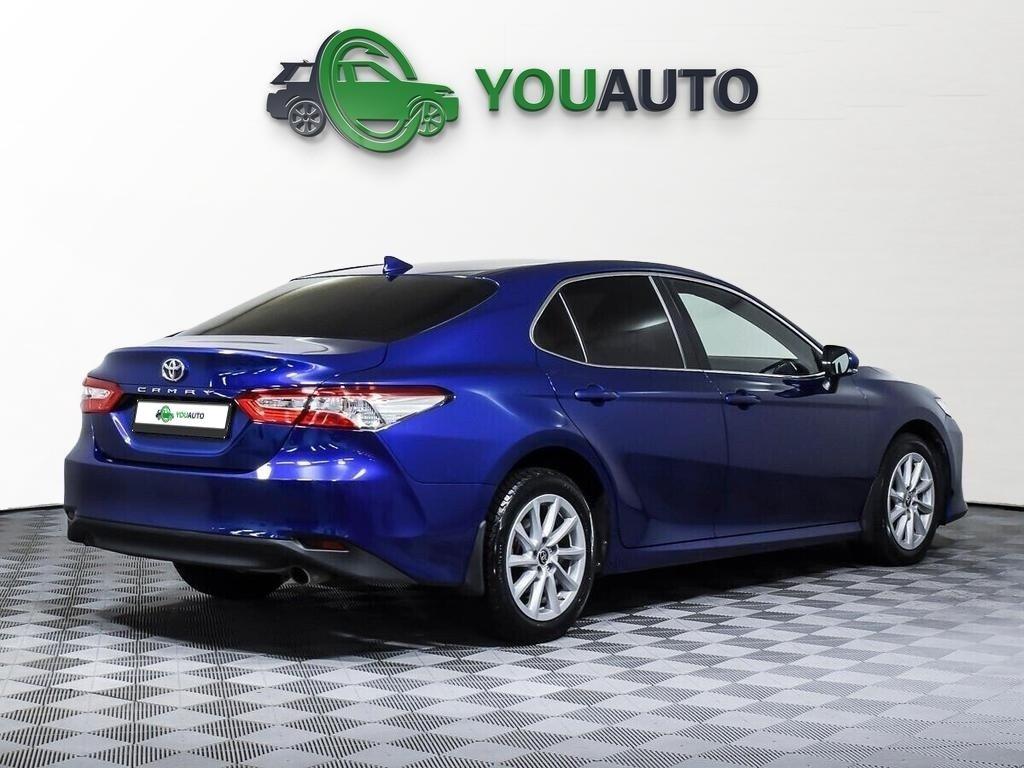 Toyota Camry 2021, синий