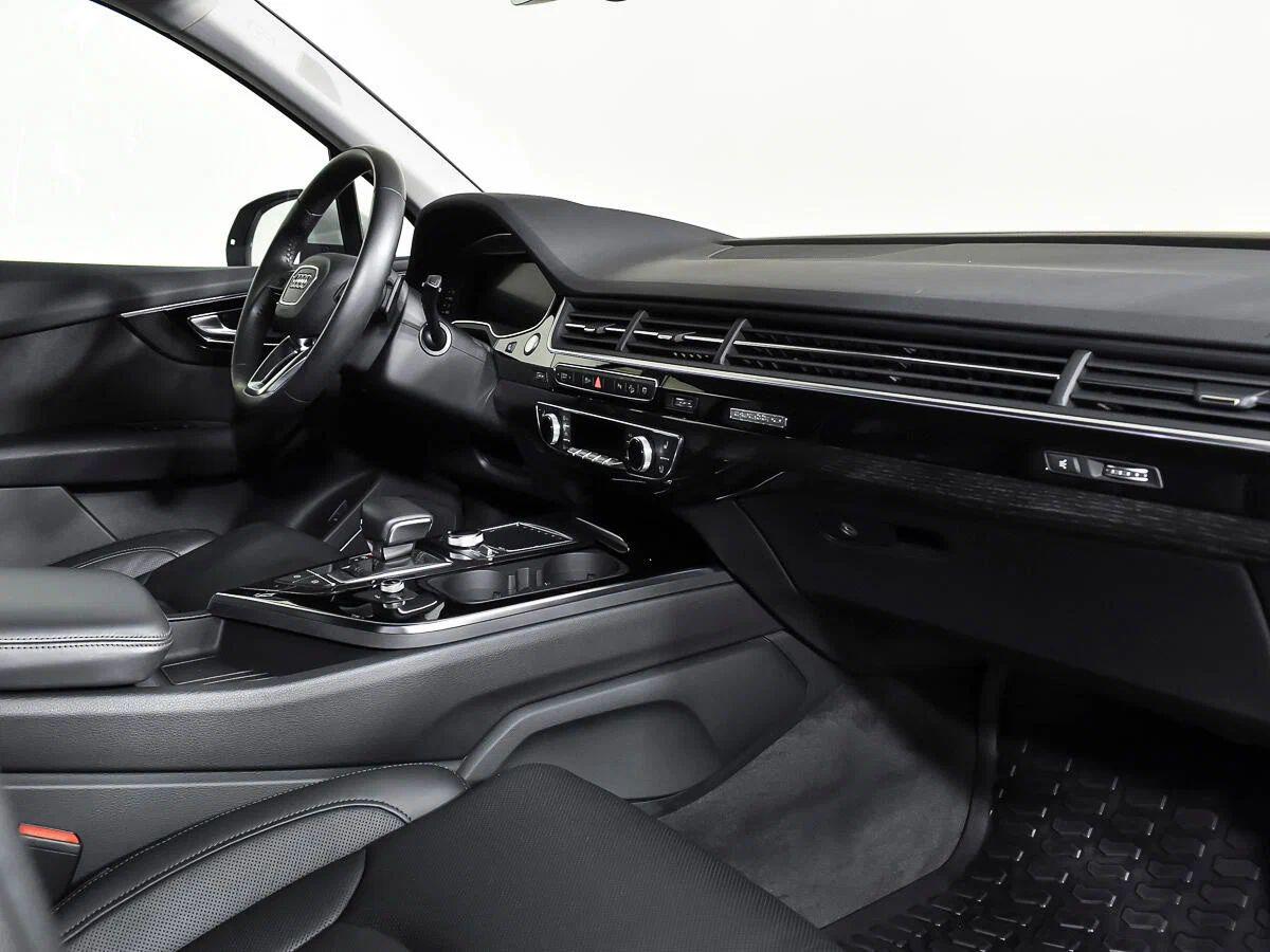 Audi Q7 2017, белый