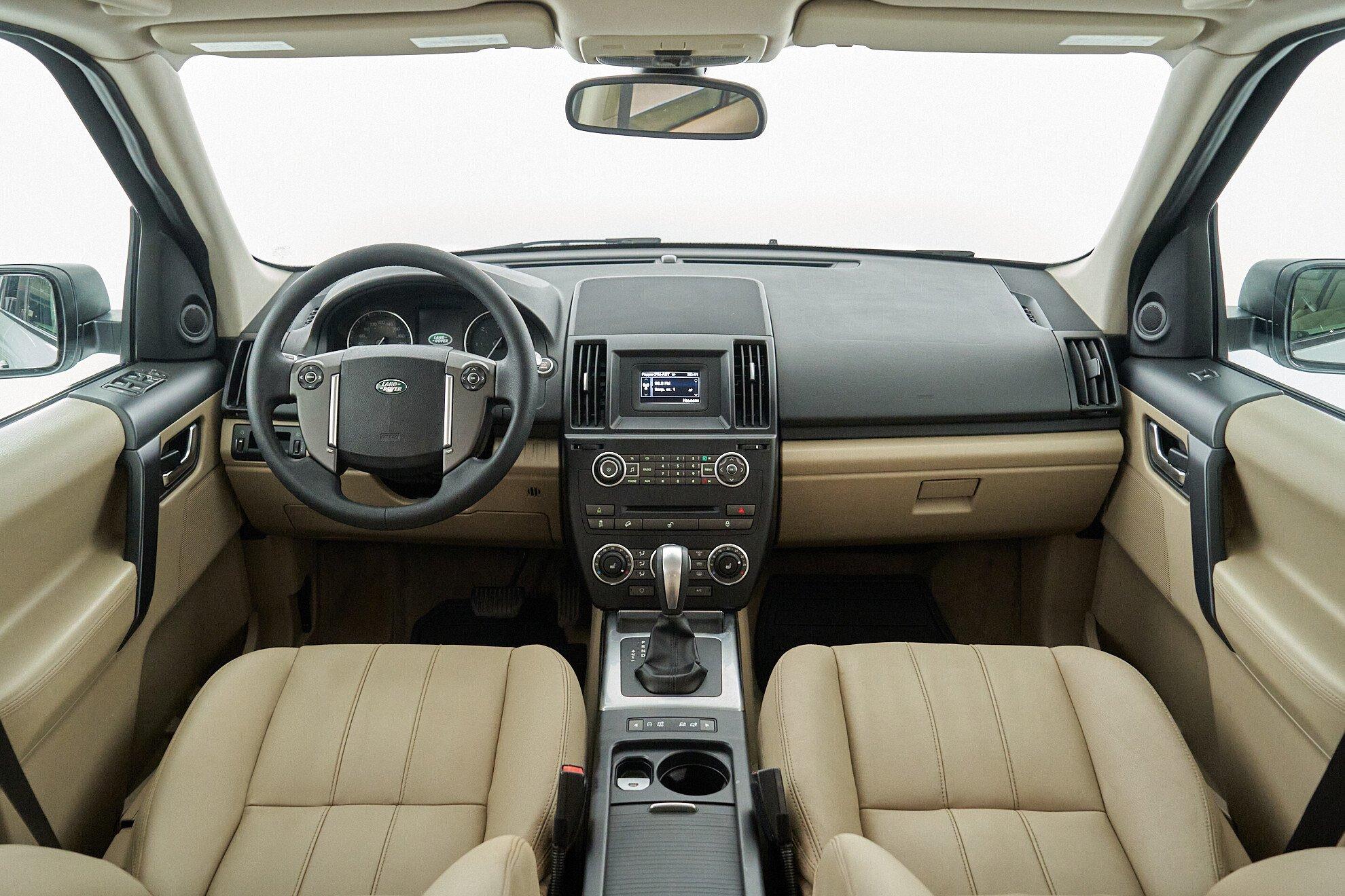 Land Rover Freelander 2013, белый