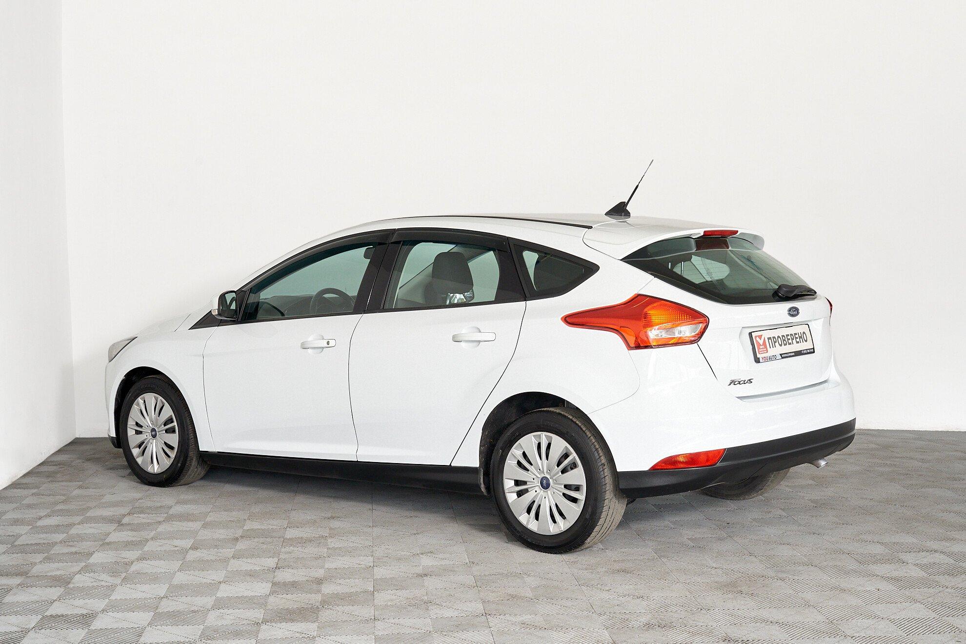 Ford Focus 2016, белый