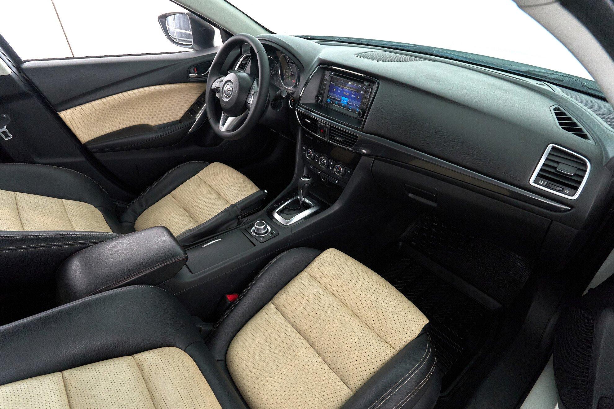 Mazda 6 2014, белый
