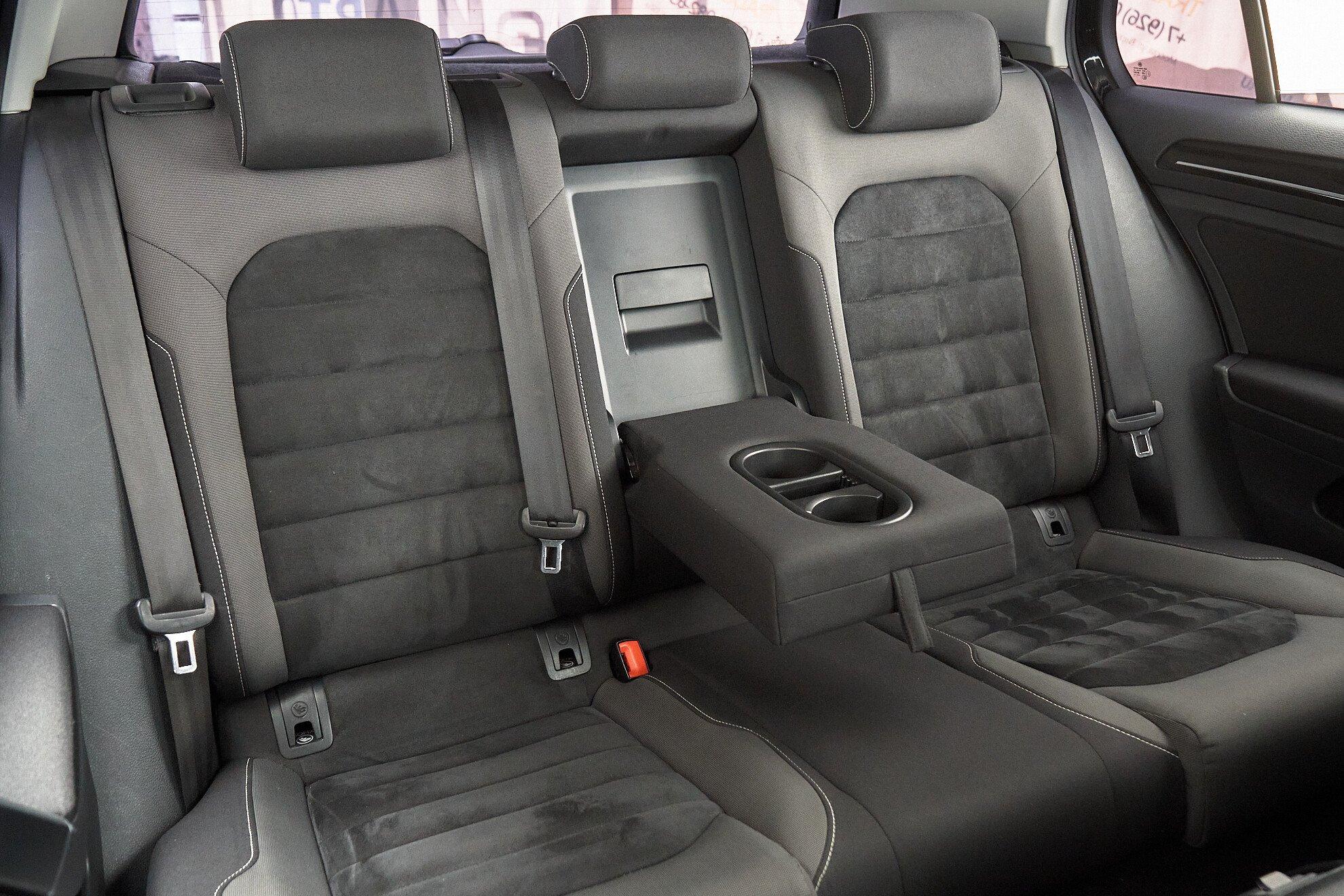 Volkswagen Golf 2013, черный