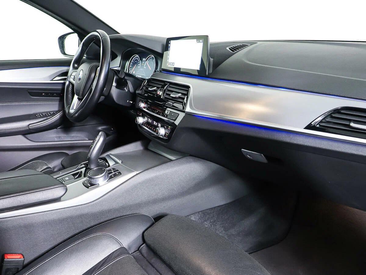 BMW 5 серии 2019, черный