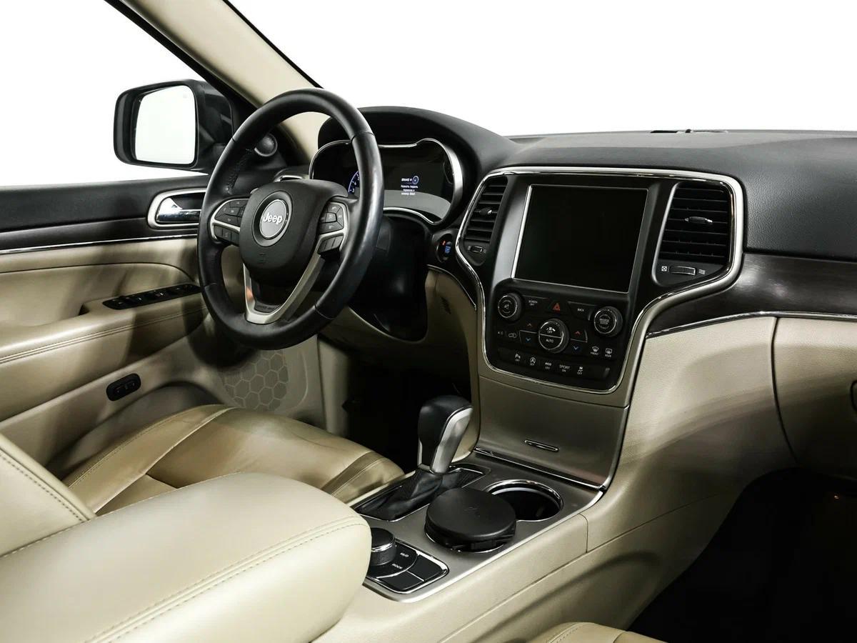 Jeep Grand Cherokee 2016, черный