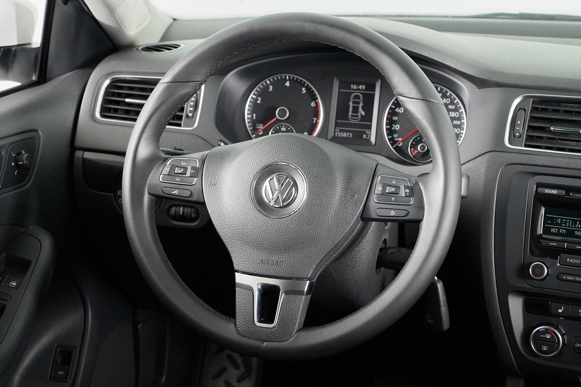 Volkswagen Jetta 2013, белый
