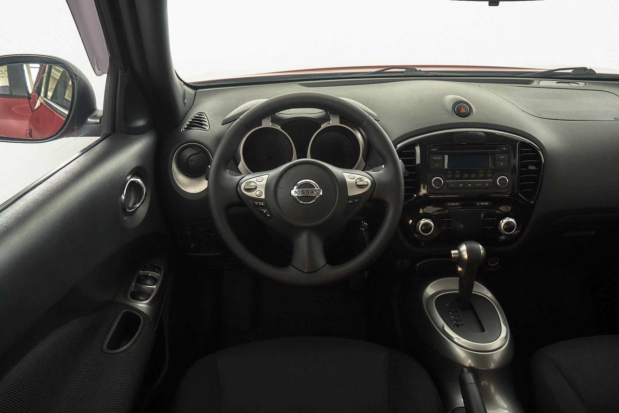 Nissan Juke 2014, красный