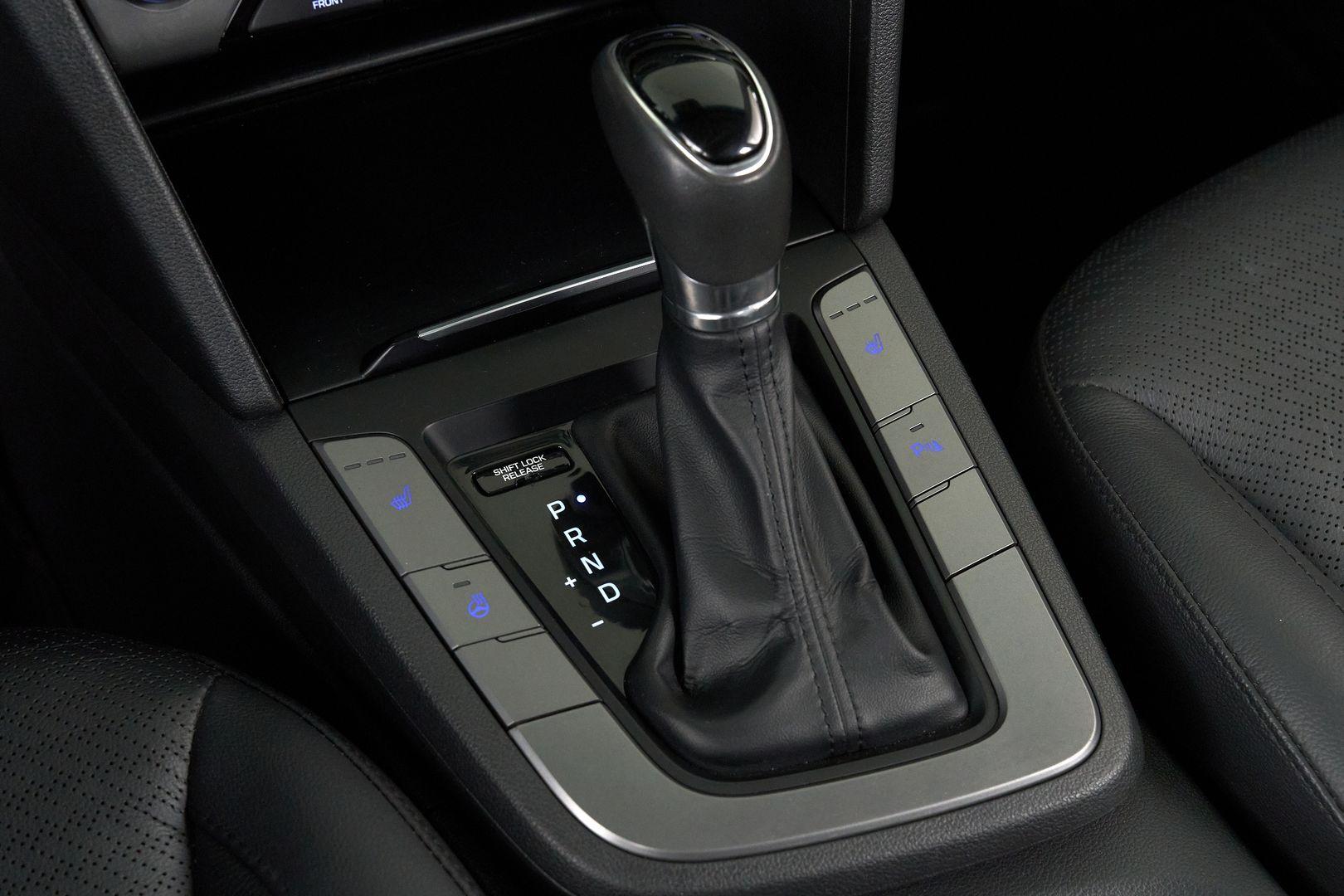 Hyundai Elantra 2016, голубой