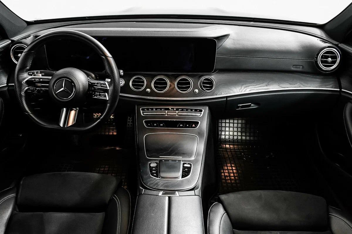 Mercedes-Benz E-Класс 2022, черный