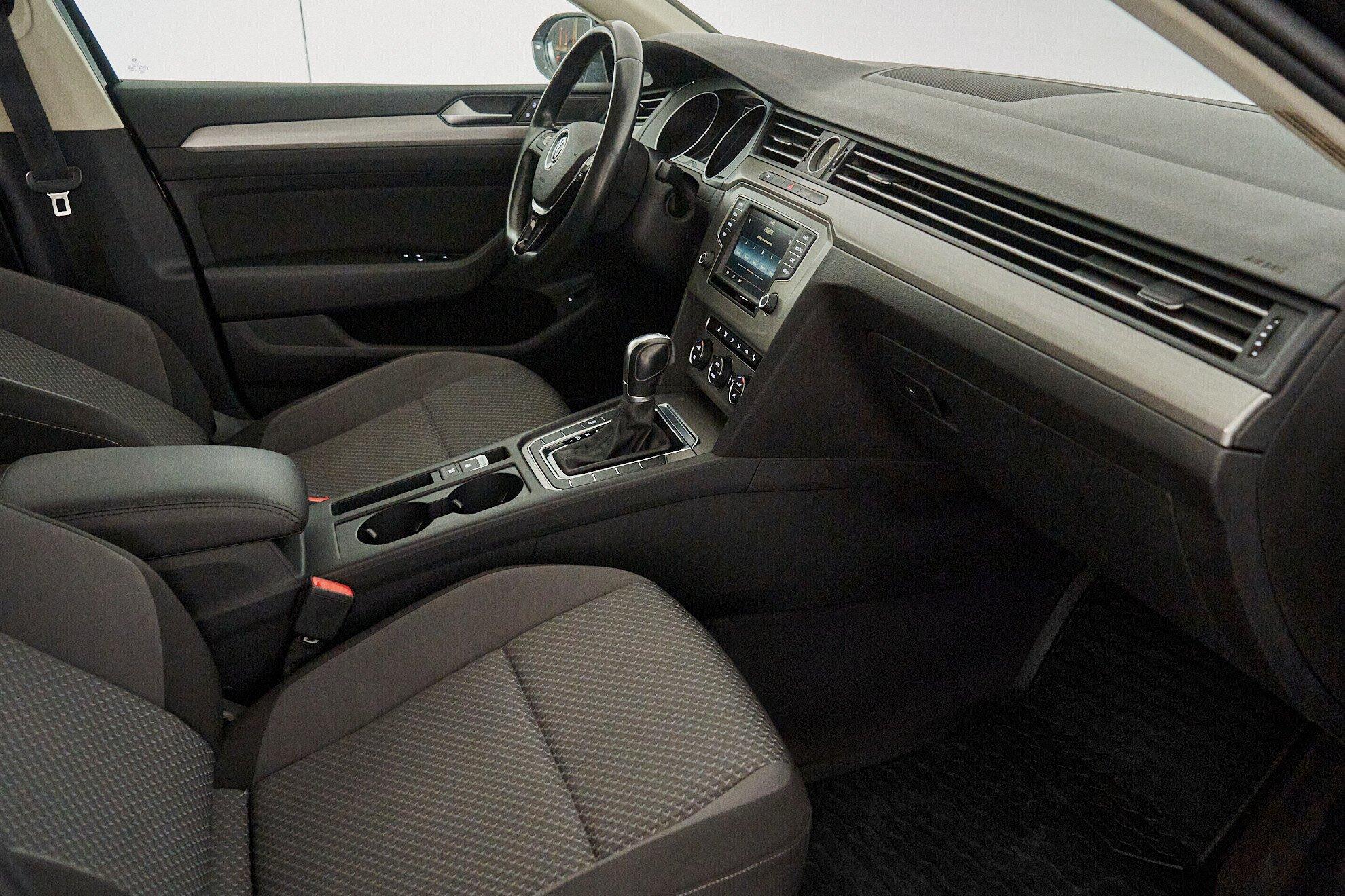 Volkswagen Passat 2019, черный