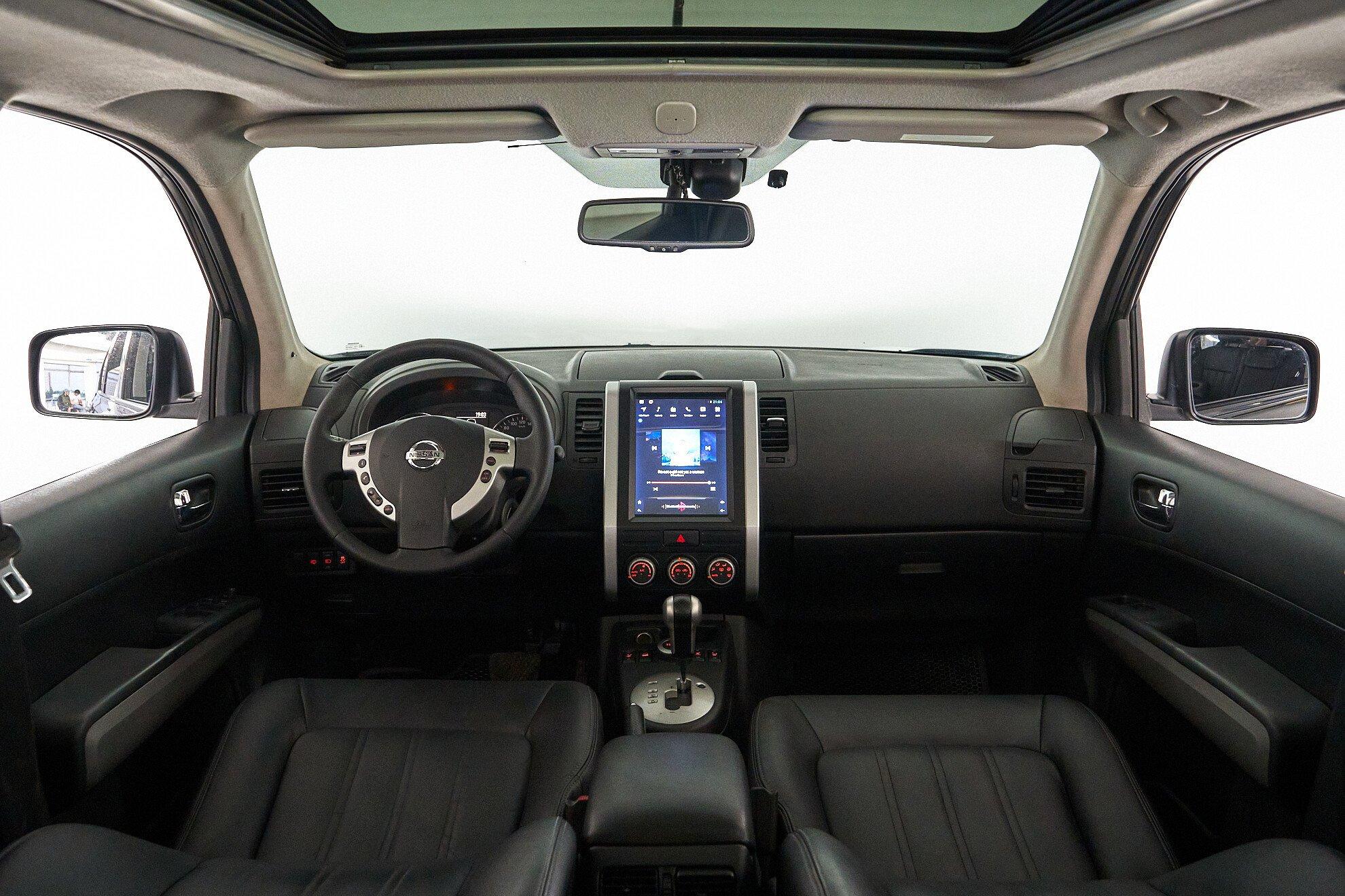 Nissan X-Trail 2011, черный