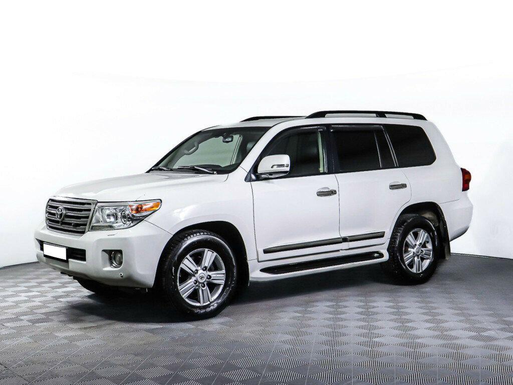 Toyota Land Cruiser 2015, белый