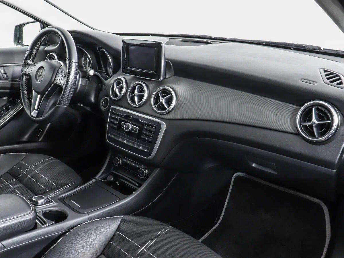 Mercedes-Benz GLA 2016, серый