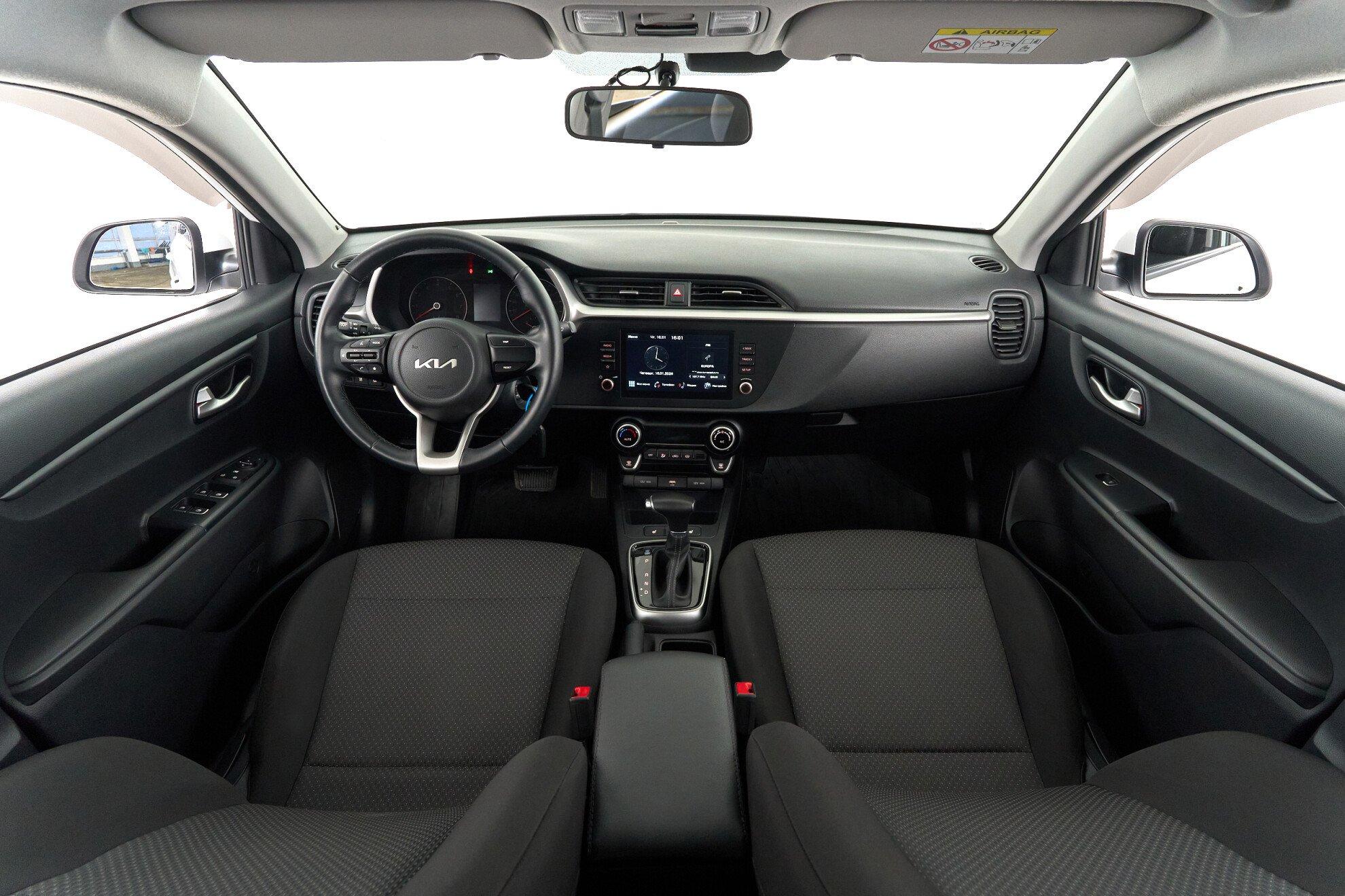 Kia Rio 2021, белый
