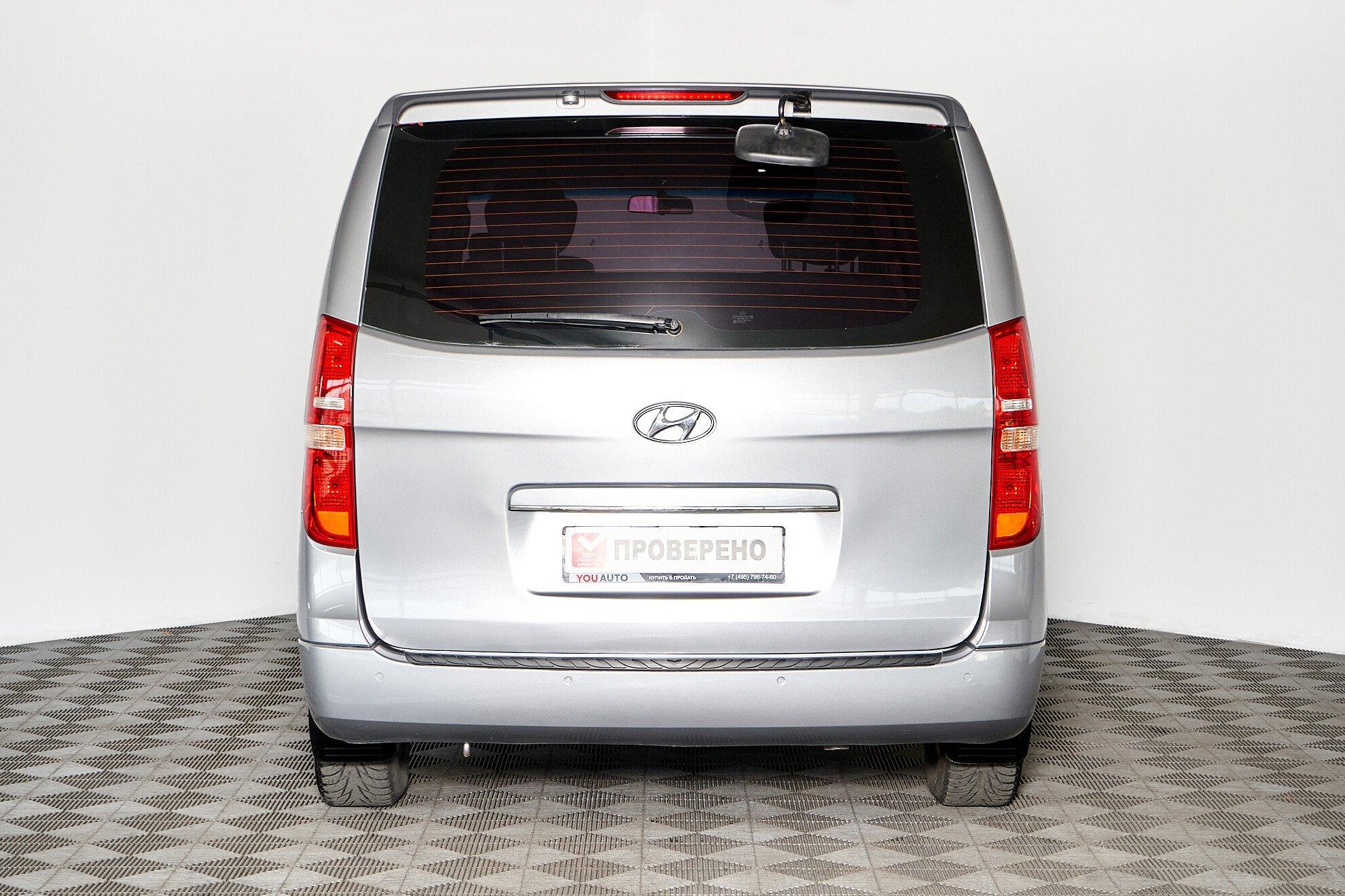 Hyundai Grand Starex 2012, серебряный