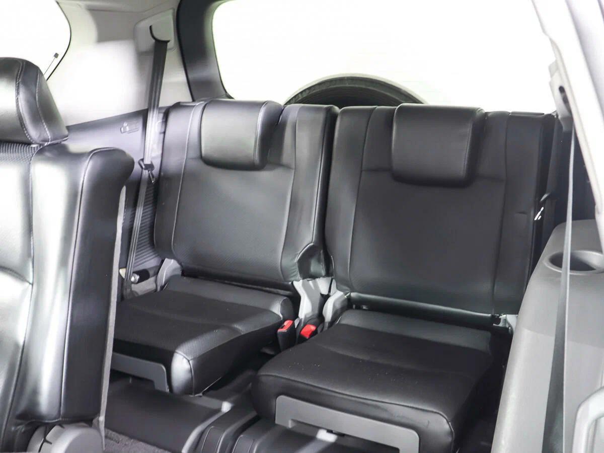 Toyota Land Cruiser Prado 2012, серебряный