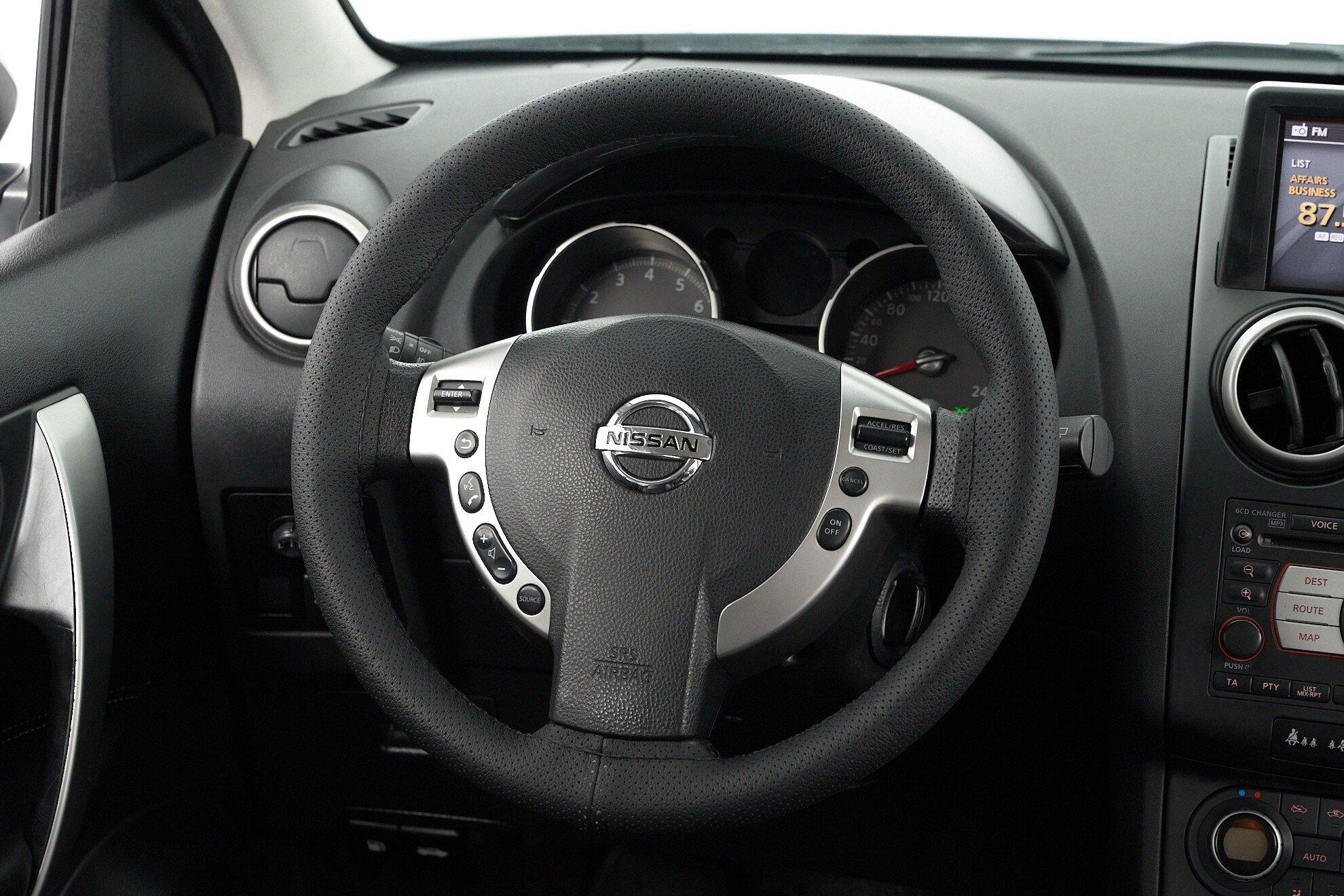 Nissan Qashqai 2009, серебряный