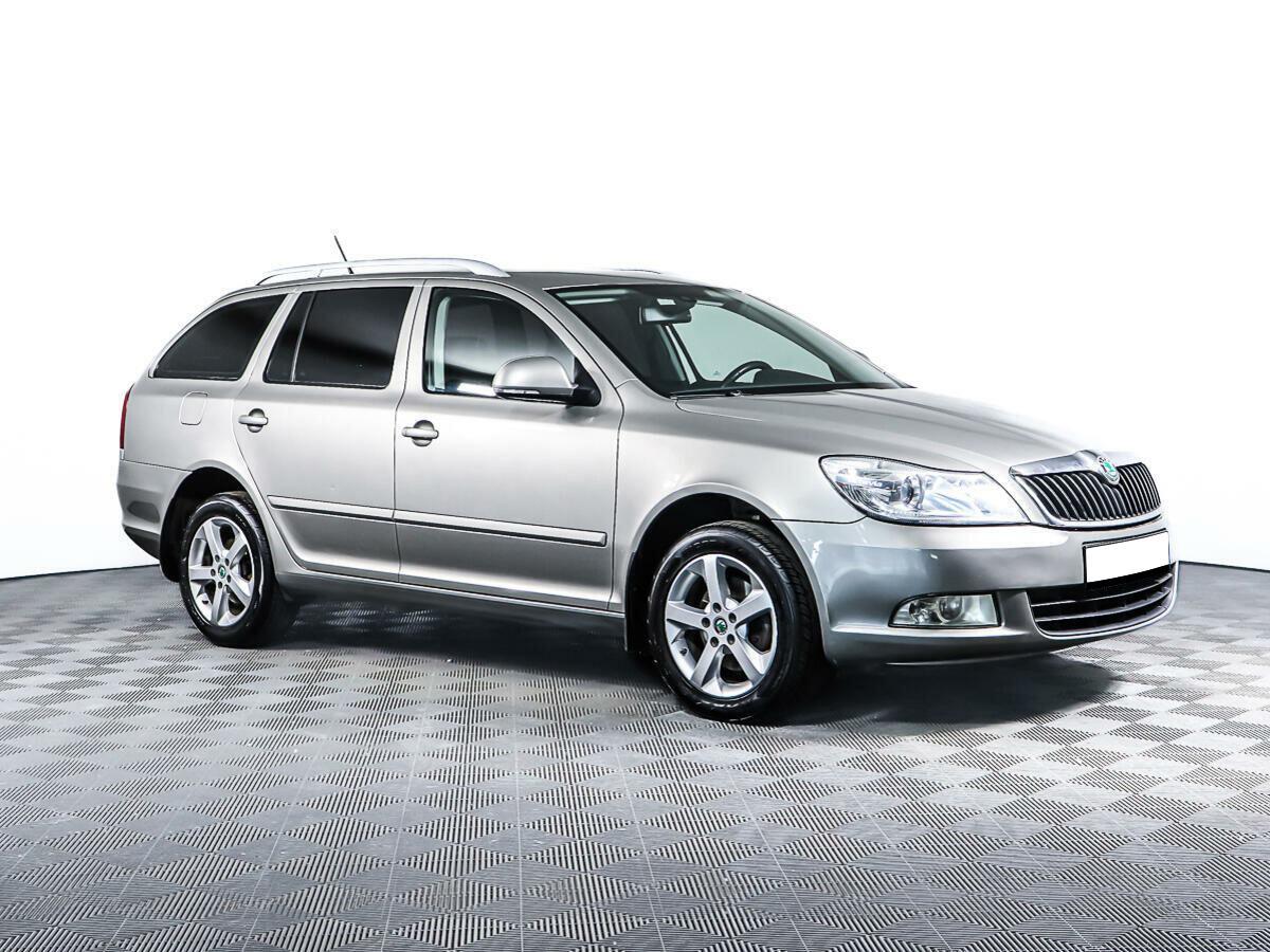 Skoda Octavia 2012, серебряный