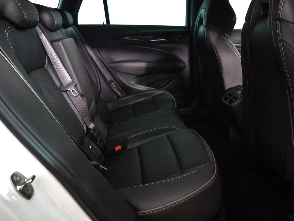 Opel Insignia 2020, белый