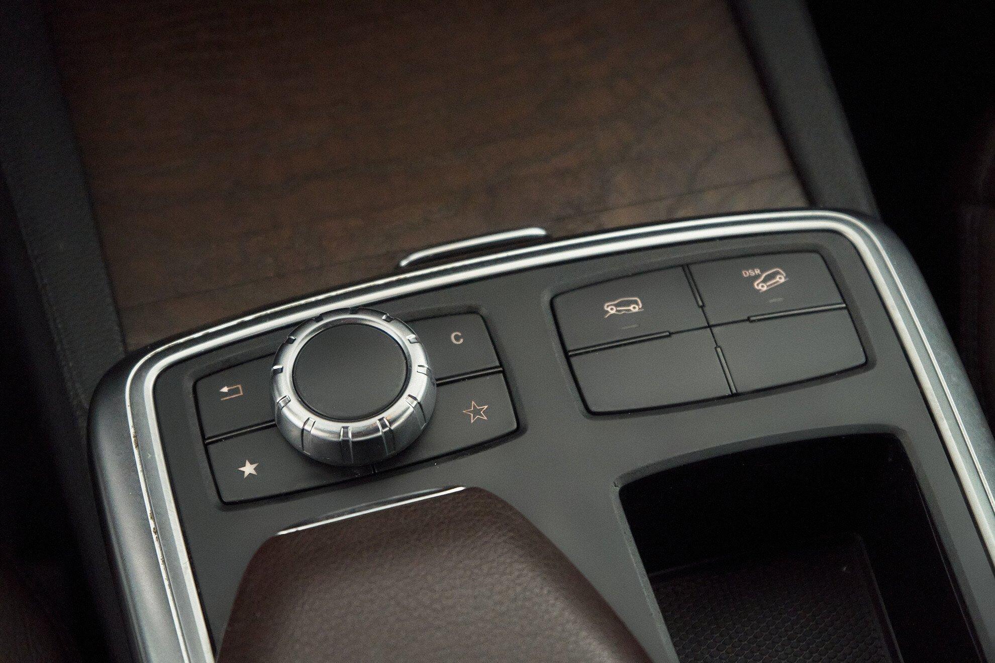 Mercedes-Benz M-Класс 2014, черный