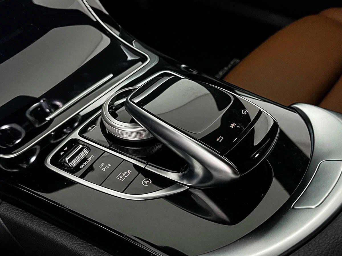 Mercedes-Benz C-Класс 2018, синий