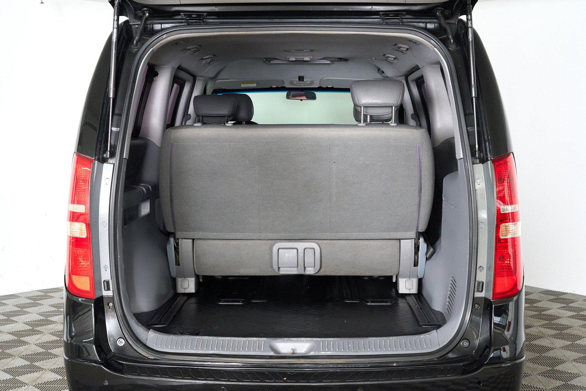 Hyundai Grand Starex 2011, черный